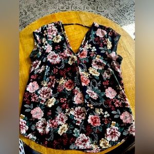 Floral polyester top